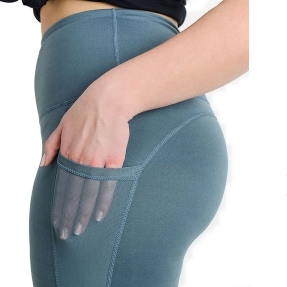 🏷SALE! LAST PAIR! Teal Plus size Leggings - Picture 3 of 4